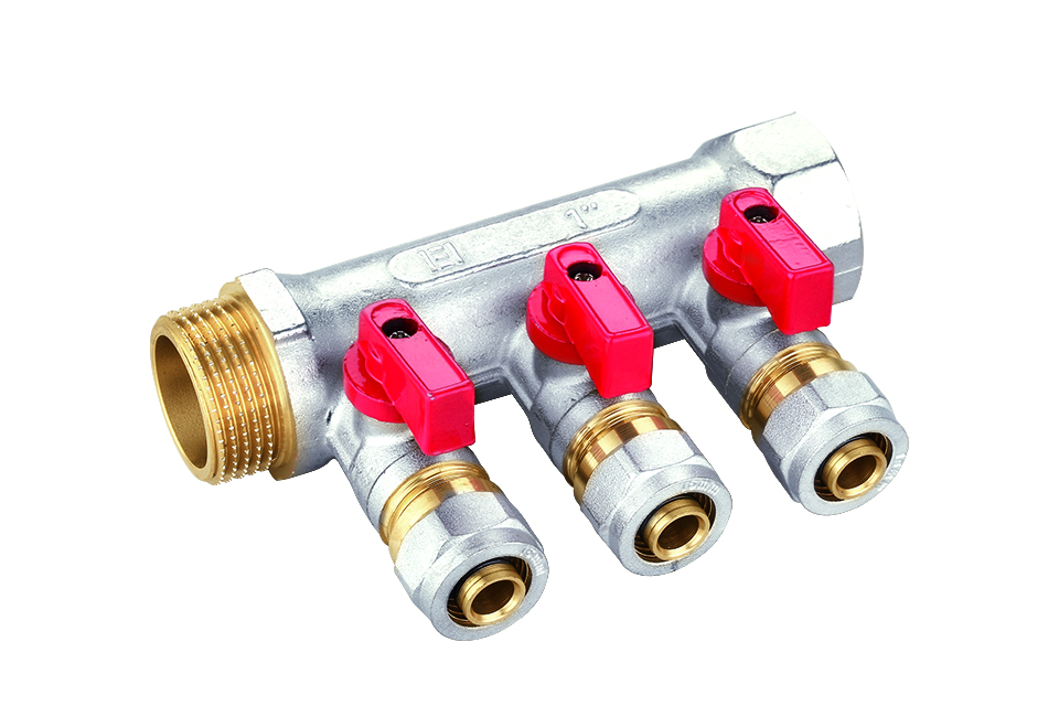 Osztó-gyűjtő 3 körös 16-os kulcsos csatlakozóval piros elzáró csappal 1